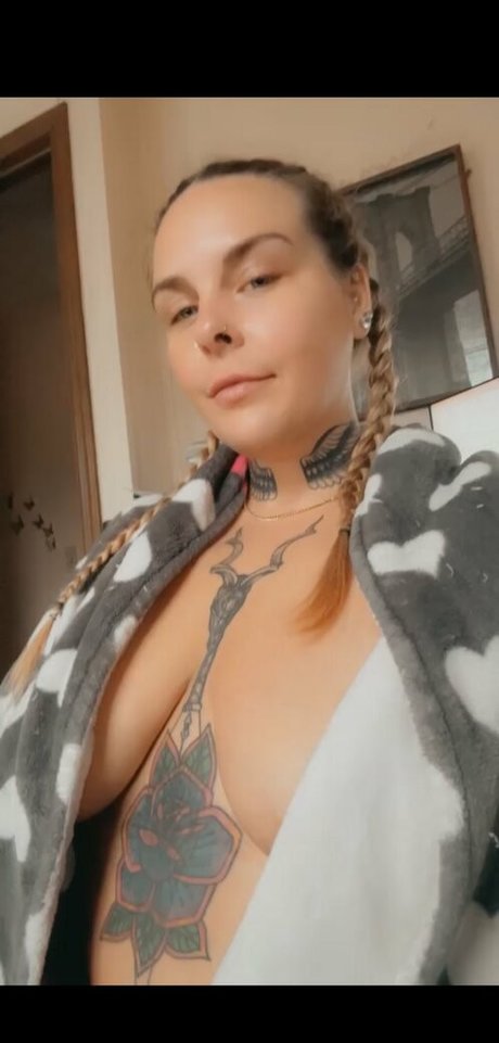 Ms Dondada naked pornstar photo