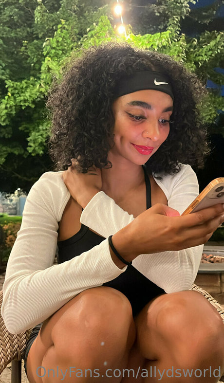 allydsworld model free photo