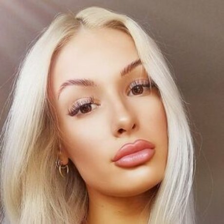 Courtney Fox model archive