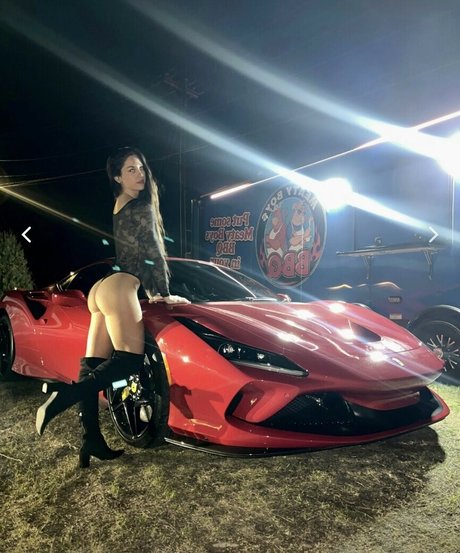 Alyssa Magnum porn model image