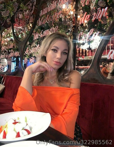 sandraa love profile image