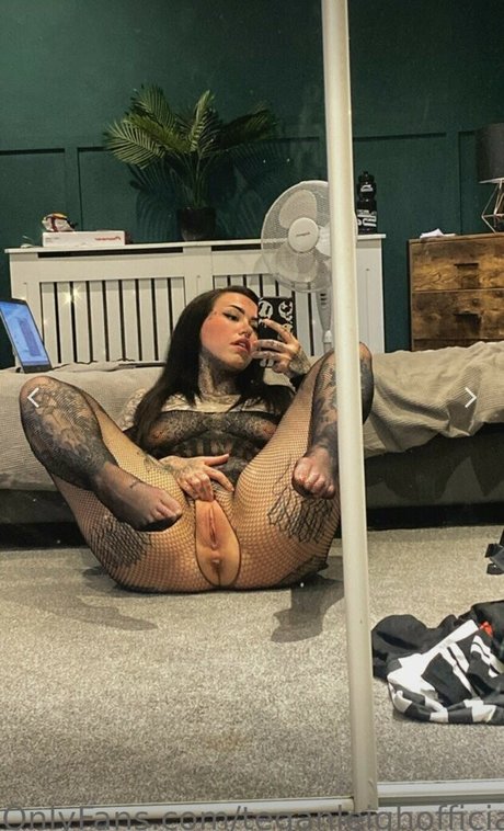 Teganleighofficial star top photo