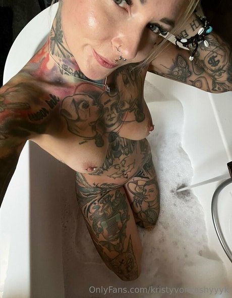 Kristy Von Kashyyyk erotic model pics