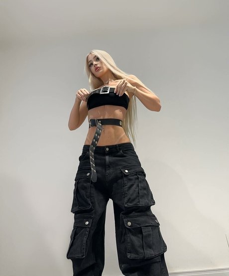 Dapariz art pornstar picture
