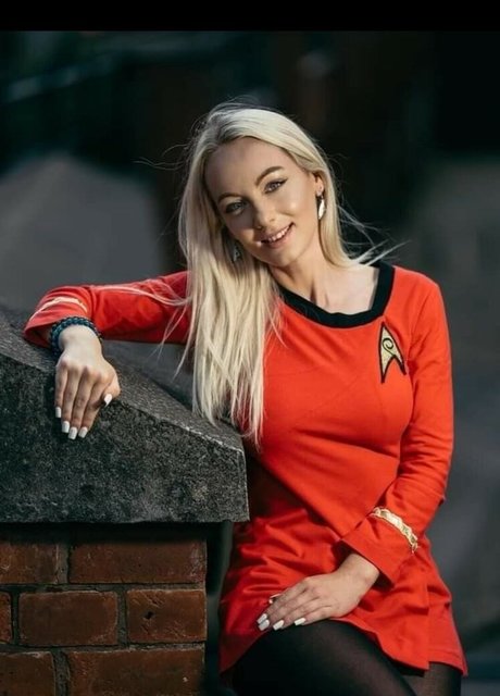 chloxxhill top actress images