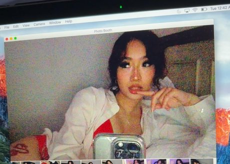 Harmonee Yang pretty star pics