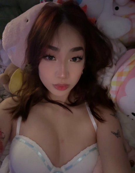 Harmonee Yang naked pornstar picture