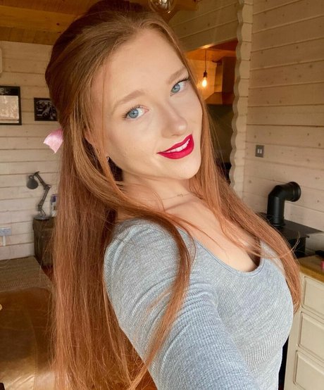 phoebeisginger erotic star gallery