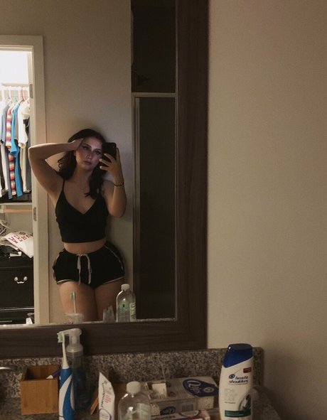 lewdkumi pornstar sexy image