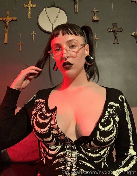 nyxxx at night art actress pic