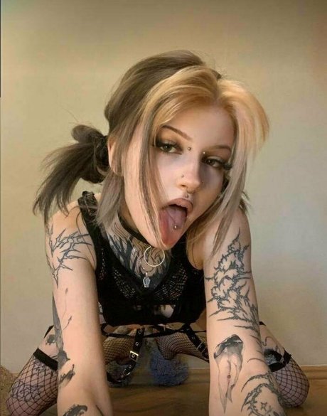 annamillervip adult model pic