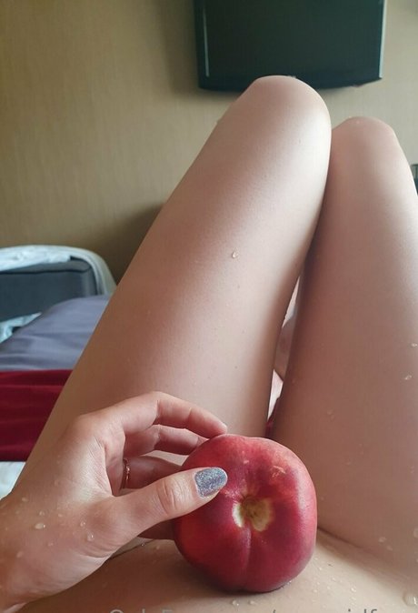 yogagirlfree star nude photos