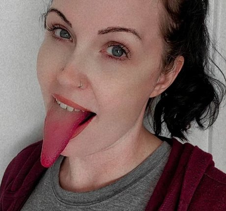 Long Tongue Fetish pornstar pictures