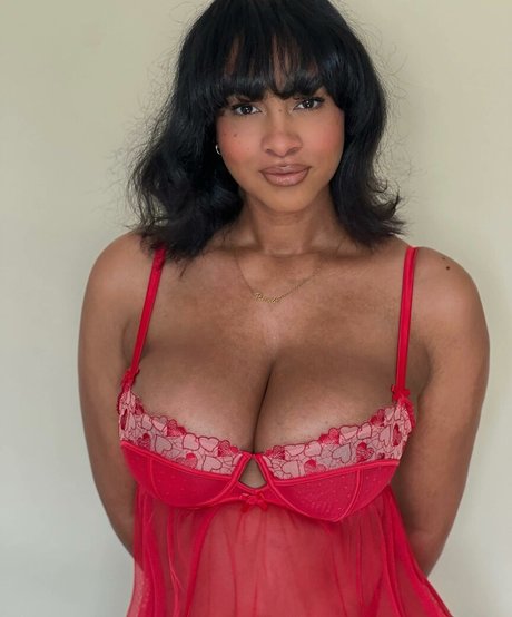 Pink besos model free pics
