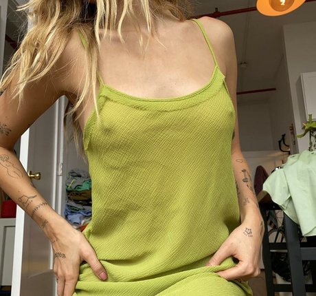 Lindsay Vrckovnik Linmick exclusive star pics