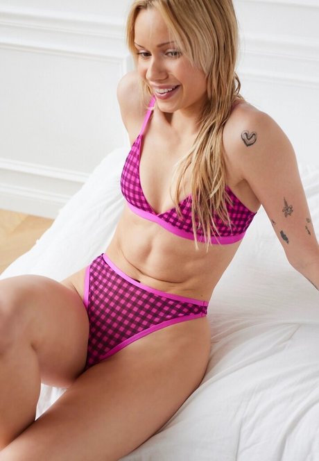moms onlyfans adult picture