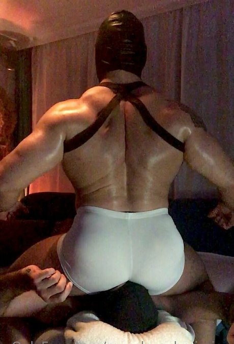 muscle submission hot star images
