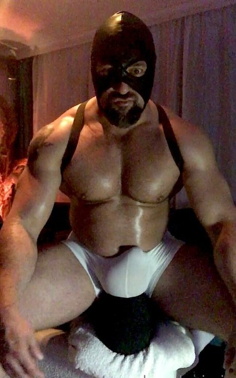 muscle submission model pretty photos