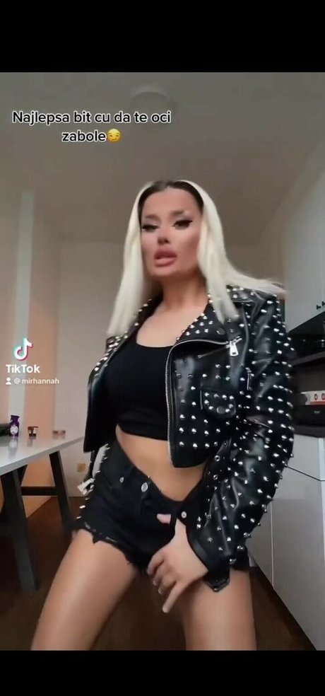 Viki Mitrovic star erotic picture