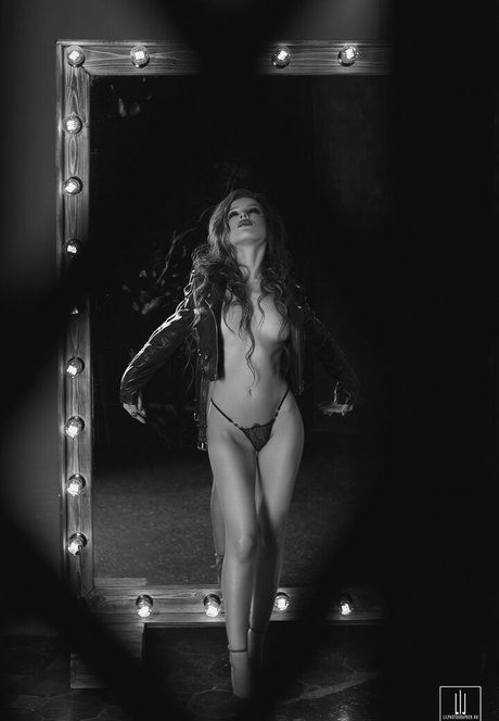 Eleonora Nedova sexy pornstar gallery