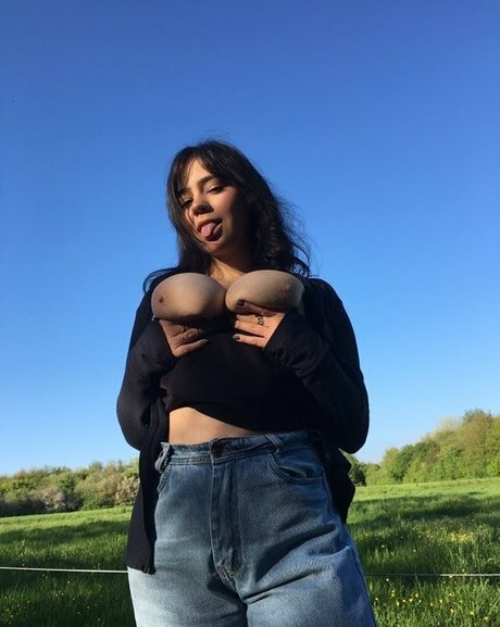 nina celli model adult img