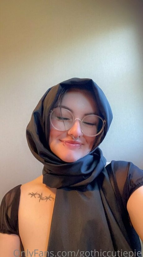 gothiccutiepie star pretty photo