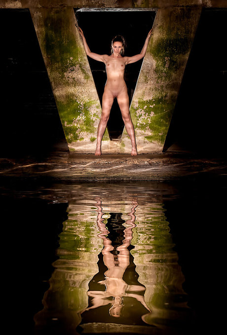 Beth Kate Taylor adult model image