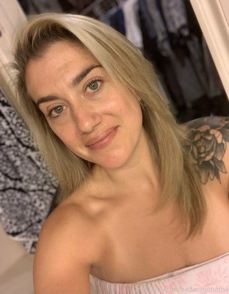 badasstxmama porn model picture