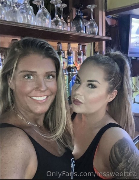 MsSweetTea sexy star pic