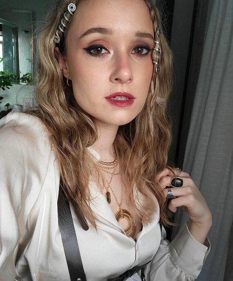 AmyKay ASMR art actress pic
