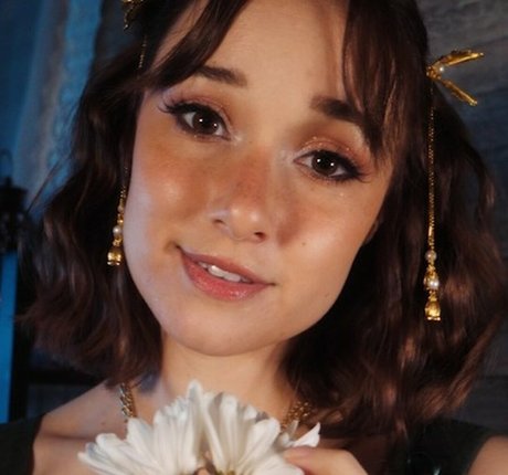 AmyKay ASMR model nice img