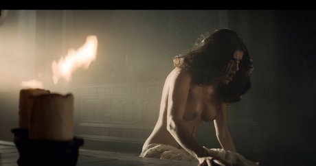 Anya Chalotra nude star photos
