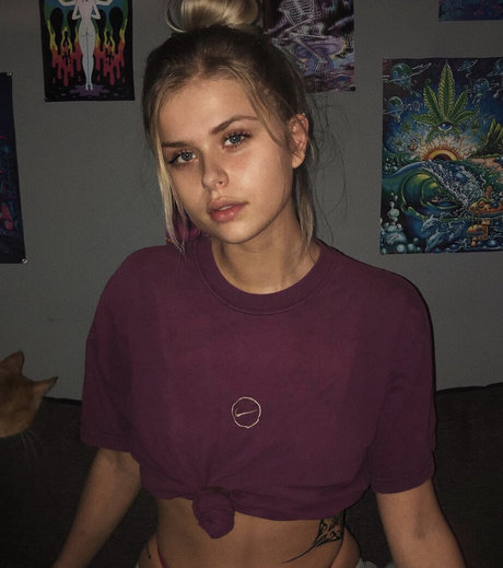 mdemma erotic model pictures