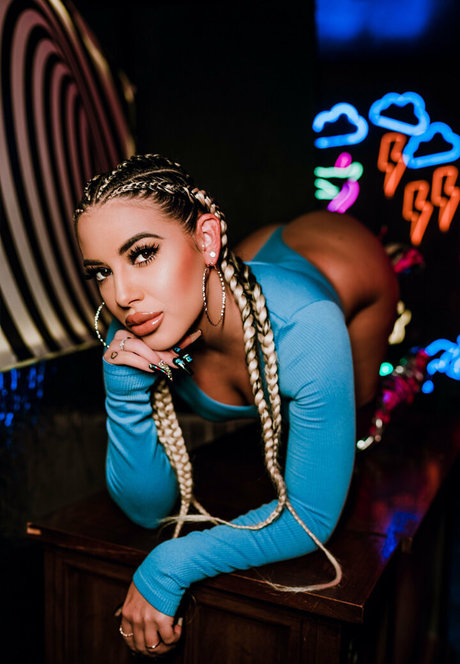 ambermarie52 nude model galleries