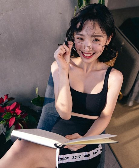 asian lesbians onlyfans nudes images