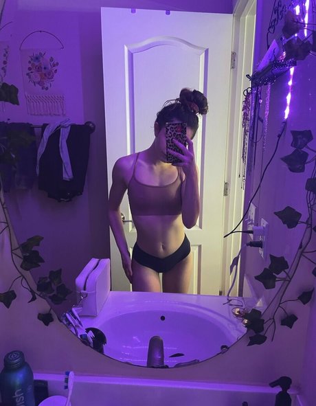 sgoally erotic star pics