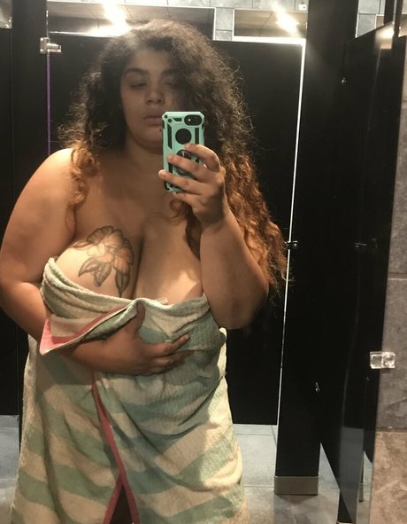 poundcake1908 model naked img