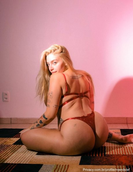 Stef Mwndstef pornstar nude photo