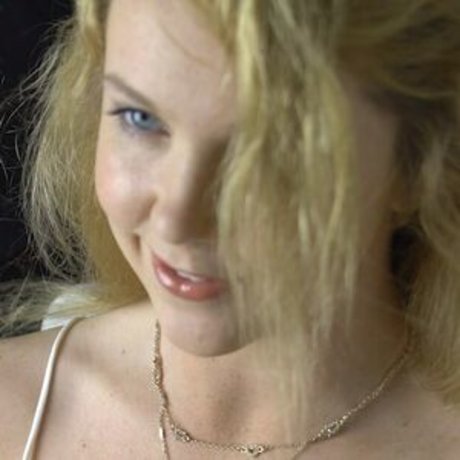 Behind The Scenes pretty star picture