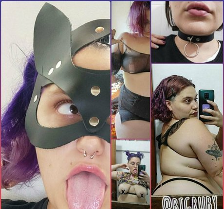 lucreluna0 top profile image