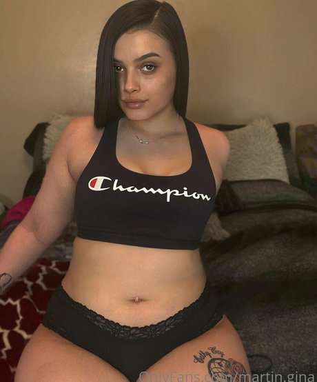realginawaters hot model picture