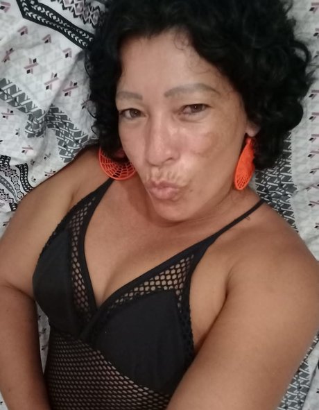 Maluquinha Dinha model nude picture