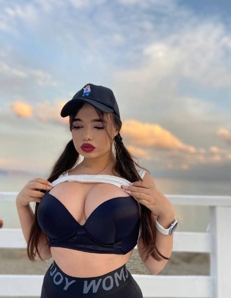 Kittyhere17 pornstar free img