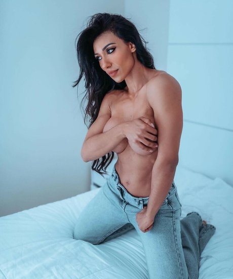 Francrispim model high quality img