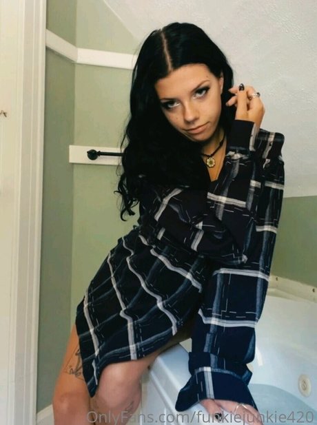 Meg Reillly adult model galleries