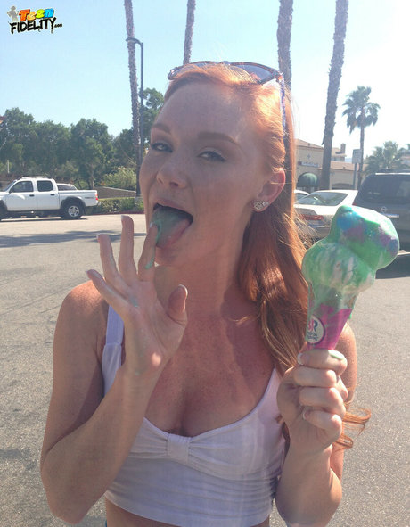 Alex Tanner beautiful actress image