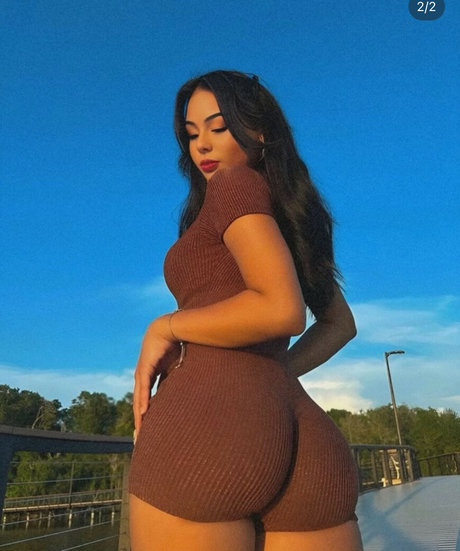 B zosaaa Belen top profile image