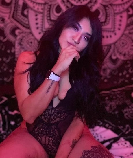 Gyp5y Mac nudes model archive