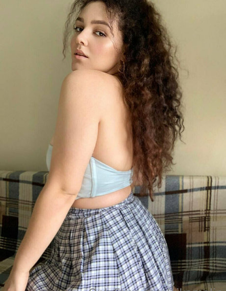 vikamalin model nudes images