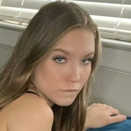 Snowmarie69 erotic model photo